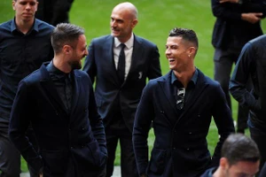 Ronaldo chính thức trở lại cùng Juventus ‘đấu’ Ajax
