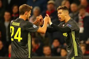 HLV Allegri: 'Cám ơn Chúa đã cho Juventus... Ronaldo'