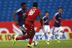 B. Bình Dương đánh mất cơ hội thắng 'tuyển VN' thu nhỏ