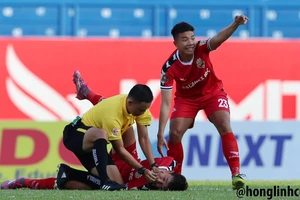 Hoan hô trọng tài Ngô Duy Lân