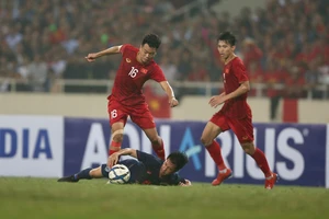 Thái Lan sẽ ‘phân thân’ đá giải Merlion và King’s Cup ra sao?