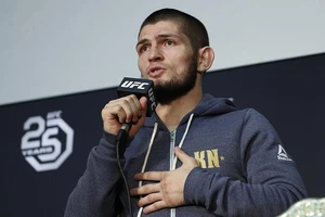 Sau án treo găng, Khabib muốn chơi ‘double’
