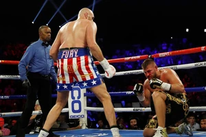 'Tyson trắng' hạ knock-out võ sĩ Đức