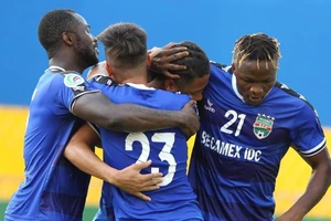 'Dự bị hạng sang' ghi bàn, B.Bình Dương thắng khi đá 10 người