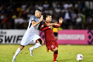 Cựu trung vệ Hà Nội bỏ Ceres sang Thai- League