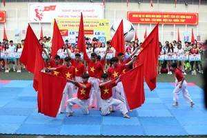 Đội báo Pháp Luật TP.HCM thắng kịch tính báo Hải Quan