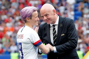 Chủ tịch FIFA nói gì với ngôi sao 'bất kham' của tuyển Mỹ?