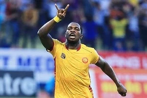 Vòng 15 V-League: Vàng nhưng lại đỏ, đỏ nhưng lại… đen