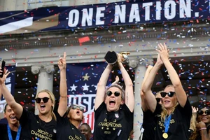 P&G thưởng riêng cho tuyển nữ Mỹ: Thông điệp về bình đẳng giới