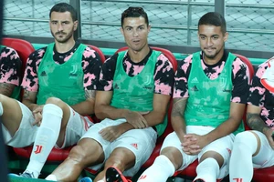 Ronaldo và vụ ‘treo đầu dê, bán thịt chó’ ở Seoul