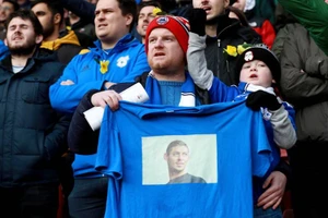 FIFA ra phán quyết về vụ chuyển nhượng tiền đạo xấu số Sala