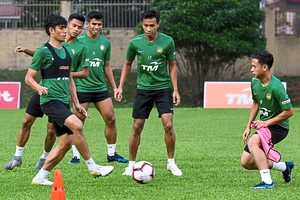 HLV Tan Cheng Hoe huy động ‘Best AFF XI’ nghênh chiến Thái Lan