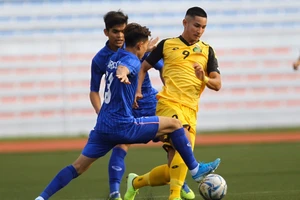 'Ông hoàng' U-22 Brunei cứ 'chạy xe không mãi'