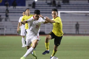 Thua U-22 Philippines, á quân SEA Games có nguy cơ bị loại