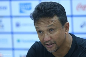 Cầu thủ Singapore nghiệp dư nhưng buộc phải thắng VN, Thái Lan