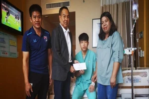 Từ Manila, HLV Nishino gửi lời chúc mừng Ekanit