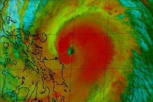 Sân bay quốc tế Manila đóng cửa từ trưa 3-12 vì bão