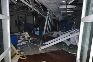 Siêu bão tràn vào Philippines, trận VN - Singapore có bị hoãn?