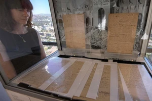 Bản tuyên ngôn Olympic đương đại đấu giá kỷ lục 8,8 triệu USD