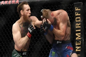 McGregor trở lại hoành tráng, Khabib cười mỉa