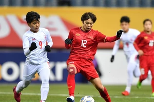 Vạn Sự đưa VN vào bán kết nhưng Tuyết Dung là người hùng