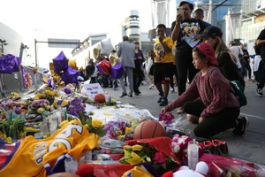 Góa phụ Vanessa Bryant để tang chồng và con gái suốt đời