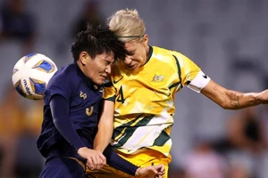 Thái Lan bị Úc dội ‘mưa gôn’ trước khi về nước