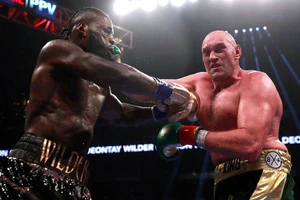 Khẩu chiến trước khi 'quái thú' xung trận