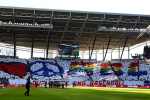 Leipzig xin lỗi fan Nhật Bản vì đuổi nhầm