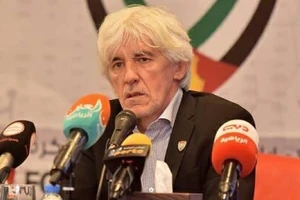 Đối thủ của thầy Park bỏ chạy khỏi UAE