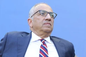 Chủ tịch LĐBĐ Mỹ từ chức vì vấn đề thu nhập bình đẳng