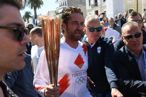 Những vụ 'đứng hình' vì COVID-19 của thể thao thế giới