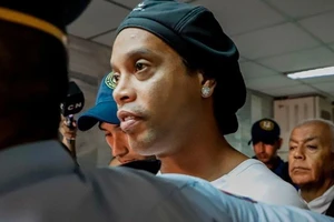 Trong tù “Ro vẩu” tới tấp nhận “quà” sinh nhật