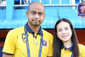 Nghỉ vì dịch COVID-19, HLV vô địch SEA Games vẫn từ chức