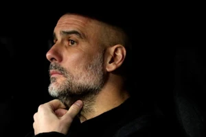 Pep tặng triệu euro nhưng muộn màng với mẹ mình rồi...