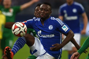 Cầu thủ tố vào đội tuyển phải chung tiền