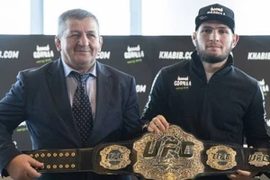 McGregor cầu nguyện cho bố của Khabib khỏi bệnh
