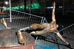 Tượng đài huyền thoại Ibrahimovic sẽ được dựng lại