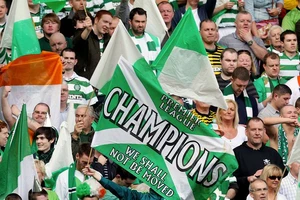 Celtic lên ngôi vô địch Scotland giữa dịch bệnh COVID-19