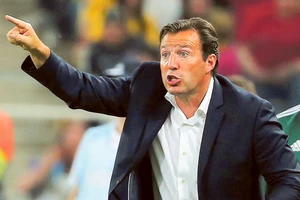 Cựu HLV tuyển Bỉ lôi LĐBĐ Iran ra tòa