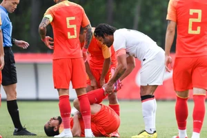 Thầy trò Lí Thiết làm lu mờ bộ ba Brazil