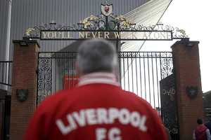 Cảnh sát Anh lệnh: Liverpool phải vô địch trên sân trung lập