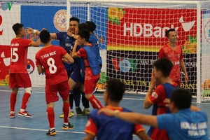 Thua sốc, Quảng Nam xuống đáy, S.S Khánh Hòa có vé