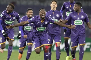 Tòa án Pháp không cho Amiens và Toulouse xuống hạng