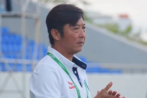 Sốc trên sân Hòa Xuân và Gò Đậu