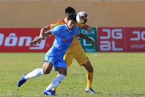 Huỳnh Đức chặn đứng chuỗi trận bất bại của Thanh Hóa