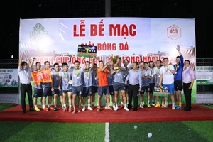 Đội chủ giải đoạt Cúp Ông bầu