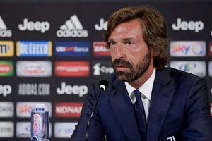 Vừa ngồi ghế nóng, Pirlo đã bị đem ra 'mổ xẻ'