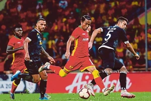 Ở Kuala Lumpur, vòng loại World Cup hoãn, M-League khởi tranh