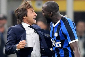 Conte: Chả ai buồn nhớ nhà á quân